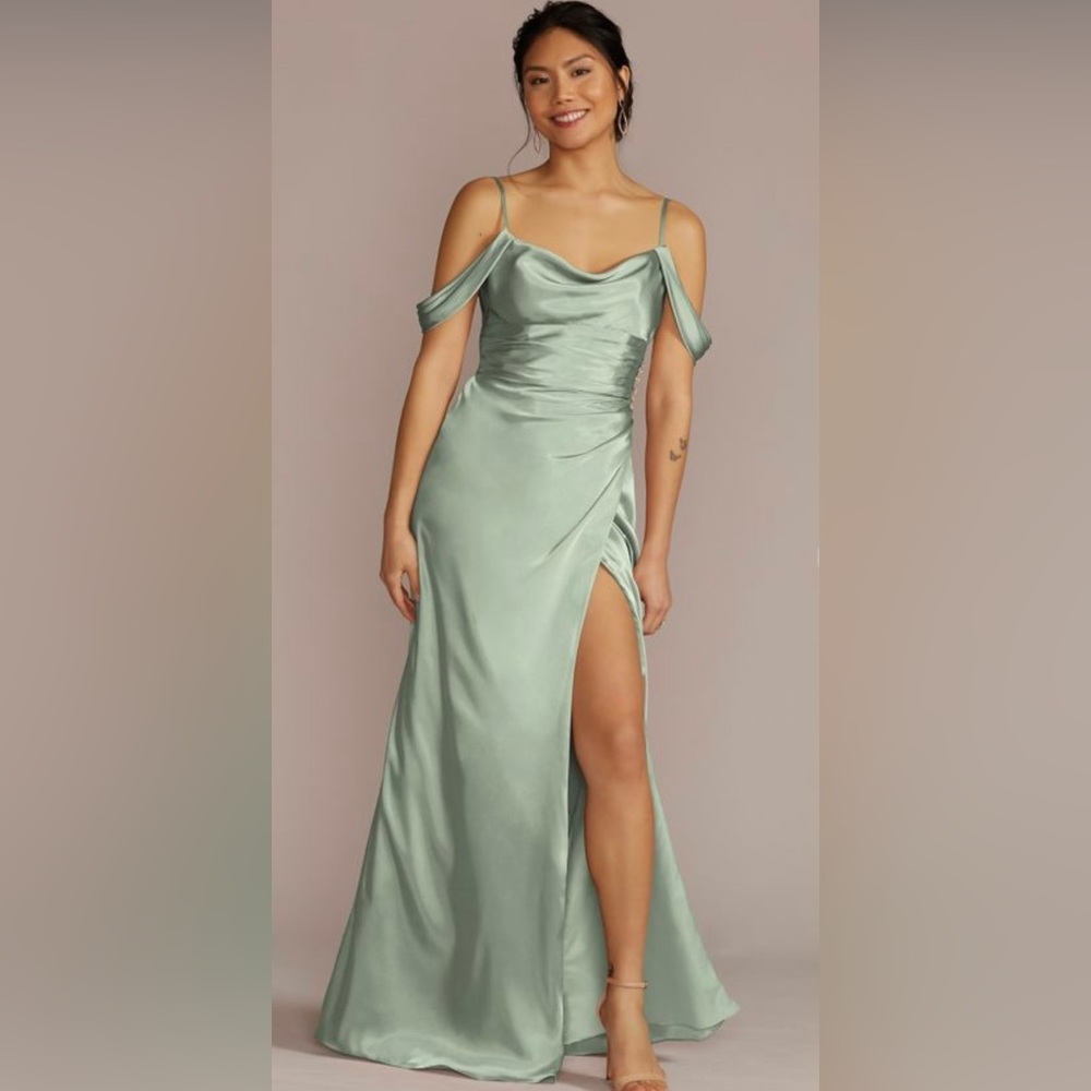 SOLD 🔴 David’s Bridal Galina Signature Dusty Sage Bridesmaids dress size 8